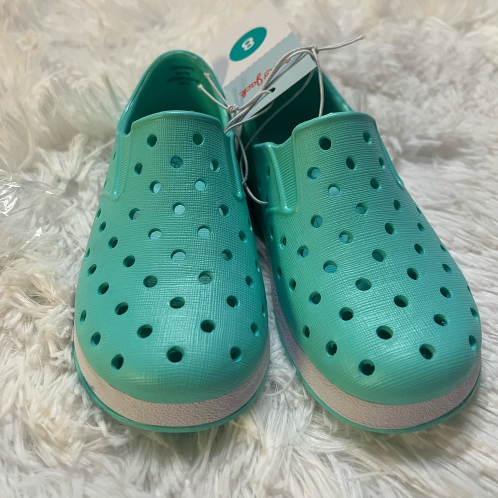 Cat & Jack girls water shoes SZ 8 mint green NEW NWT Summer slip on play rubber